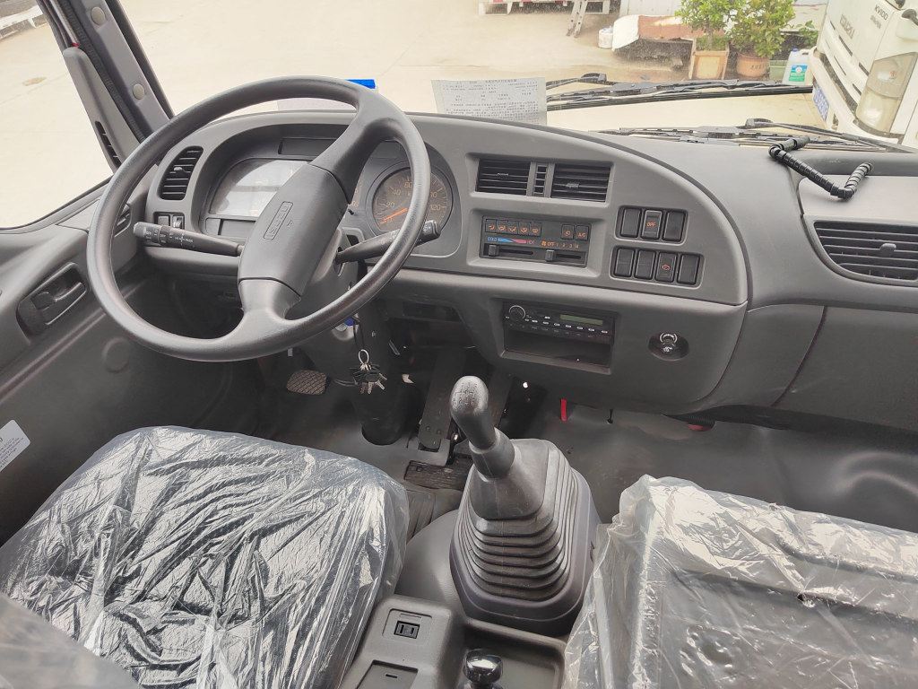 United Arab Emirates 8,000L Water Fire Vehicles Isuzu