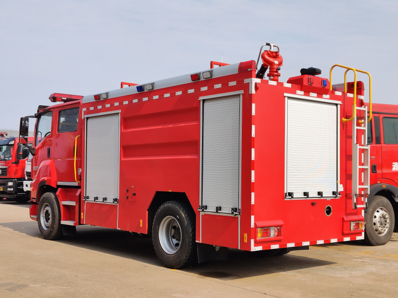 Dominican Isuzu giga model Fire rescue truck