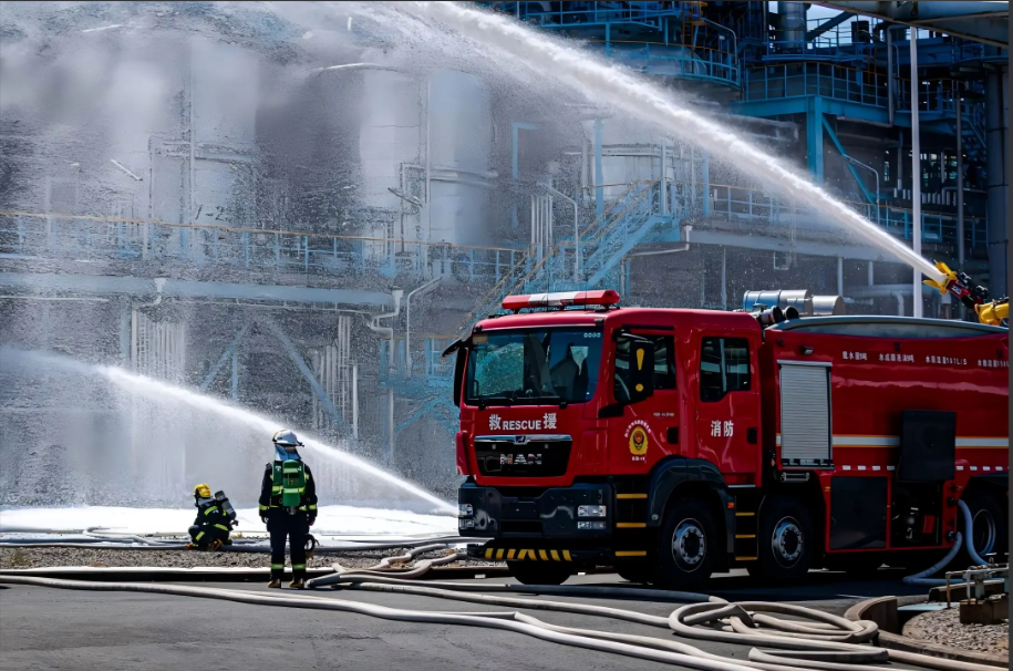 4500L foam water fire rescue truck isuzu