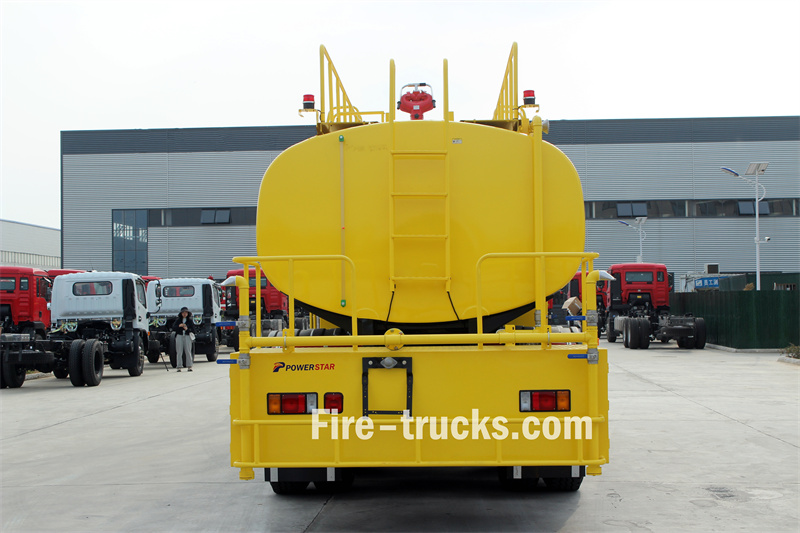 Isuzu GIGA 6x4 road sprinkler fire truck