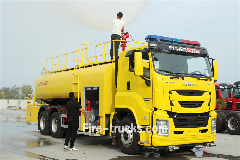 Isuzu GIGA 6x4 road sprinkler fire truck test
