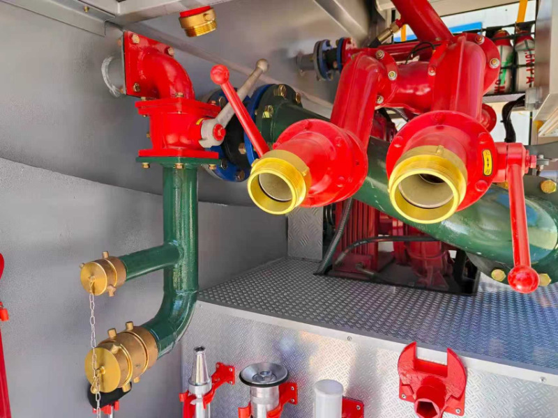 Isuzu fvr water fire fighting truck supplier